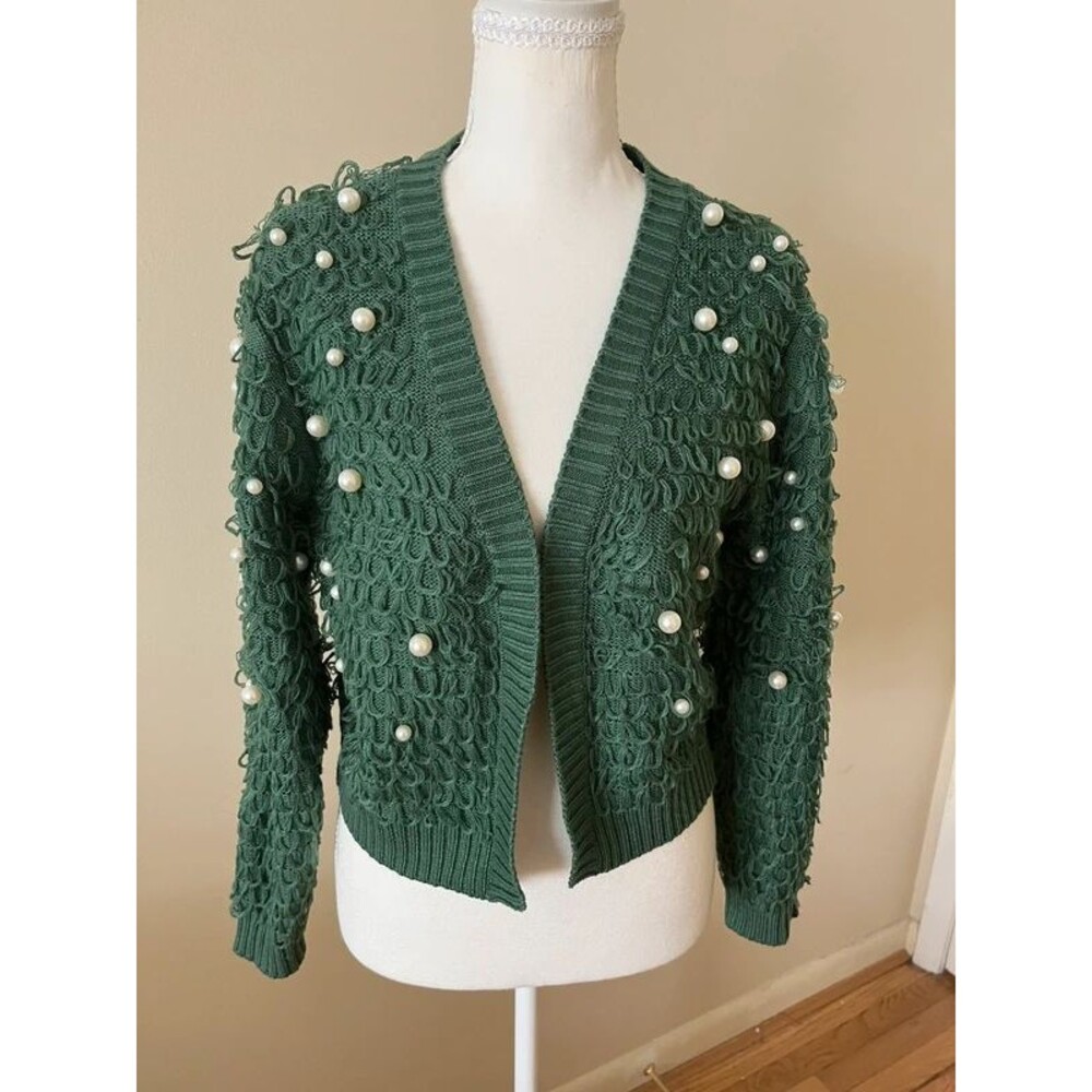 Mighty fine green cardigan with pearls